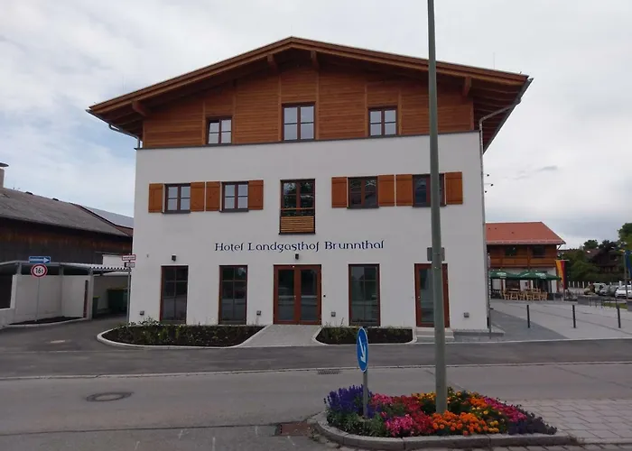 فندق Hotel Brunnthal